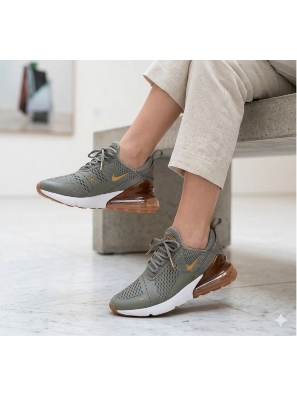 Nike Air Max 270 in Dark
Stucco / Gold Women's Size 8
AV8427-001 - Picture 5 of 6